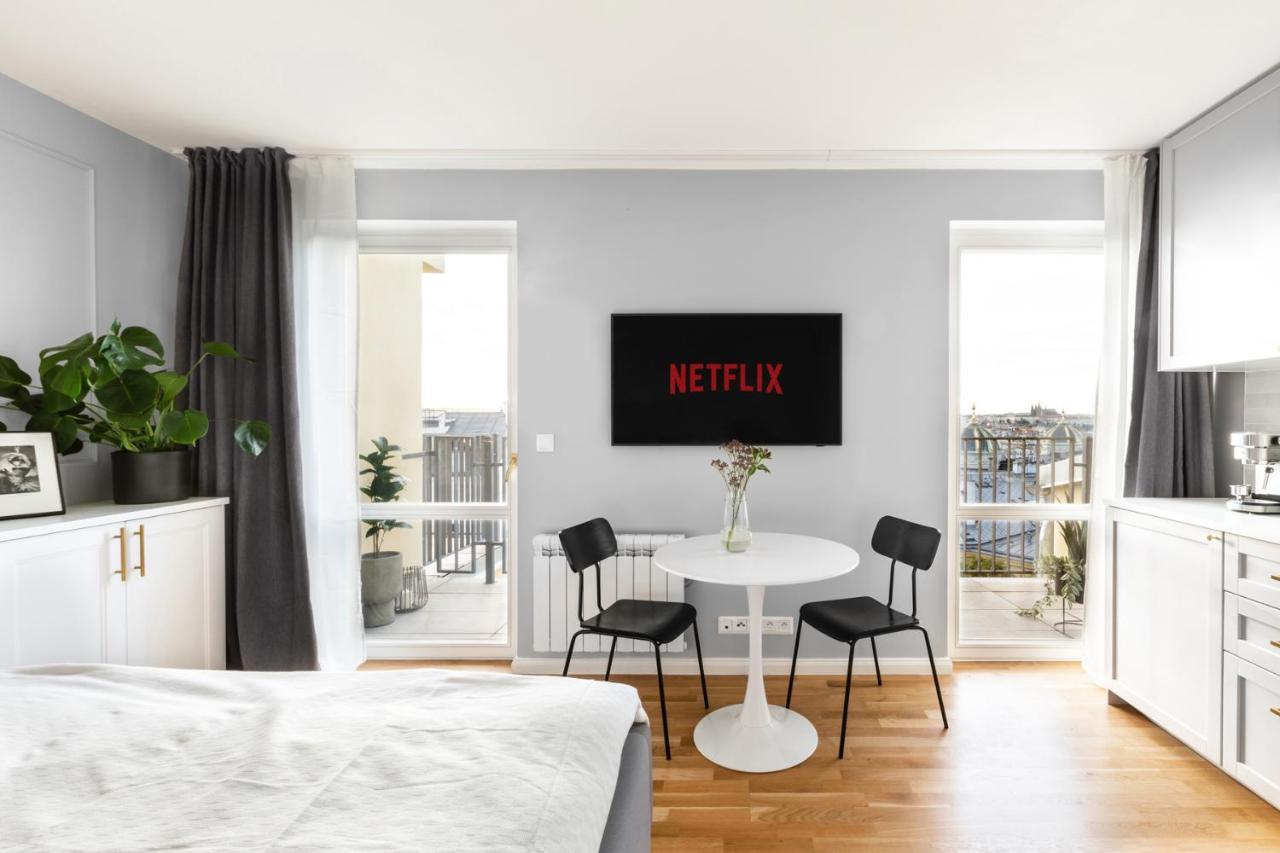 Turnkey I Angelo Roma Apartments Praag Buitenkant foto