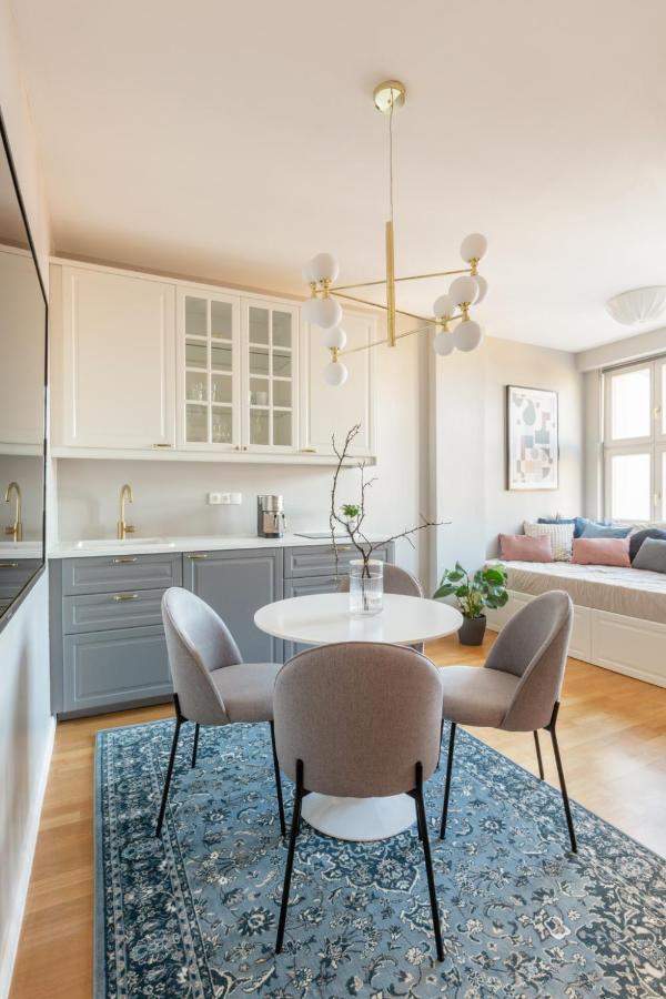 Turnkey I Angelo Roma Apartments Praag Buitenkant foto