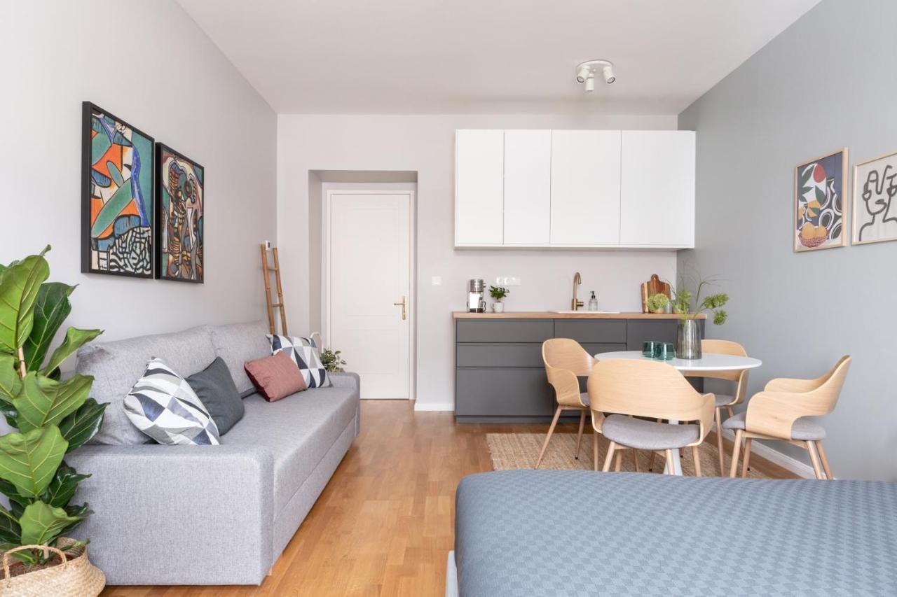 Turnkey I Angelo Roma Apartments Praag Buitenkant foto