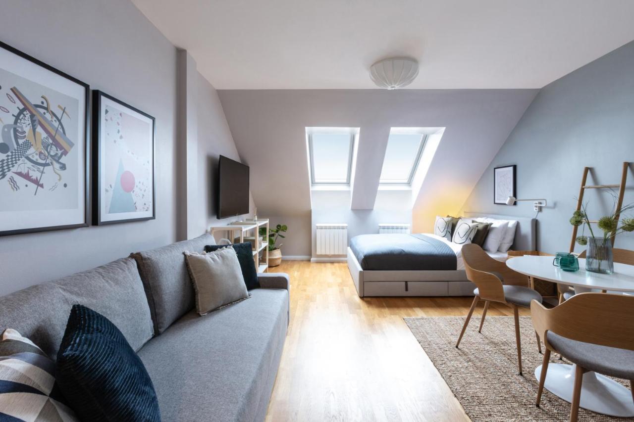 Turnkey I Angelo Roma Apartments Praag Buitenkant foto