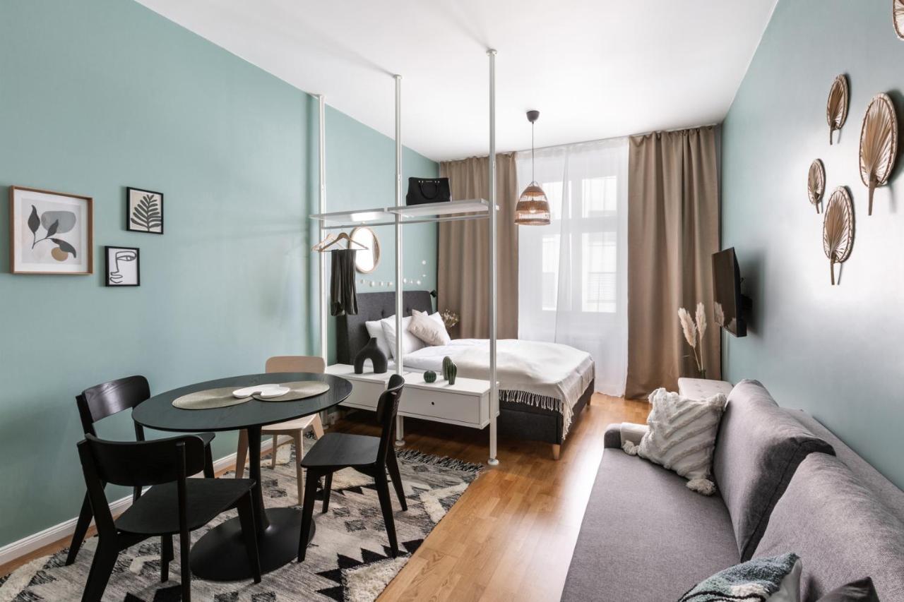 Turnkey I Angelo Roma Apartments Praag Buitenkant foto