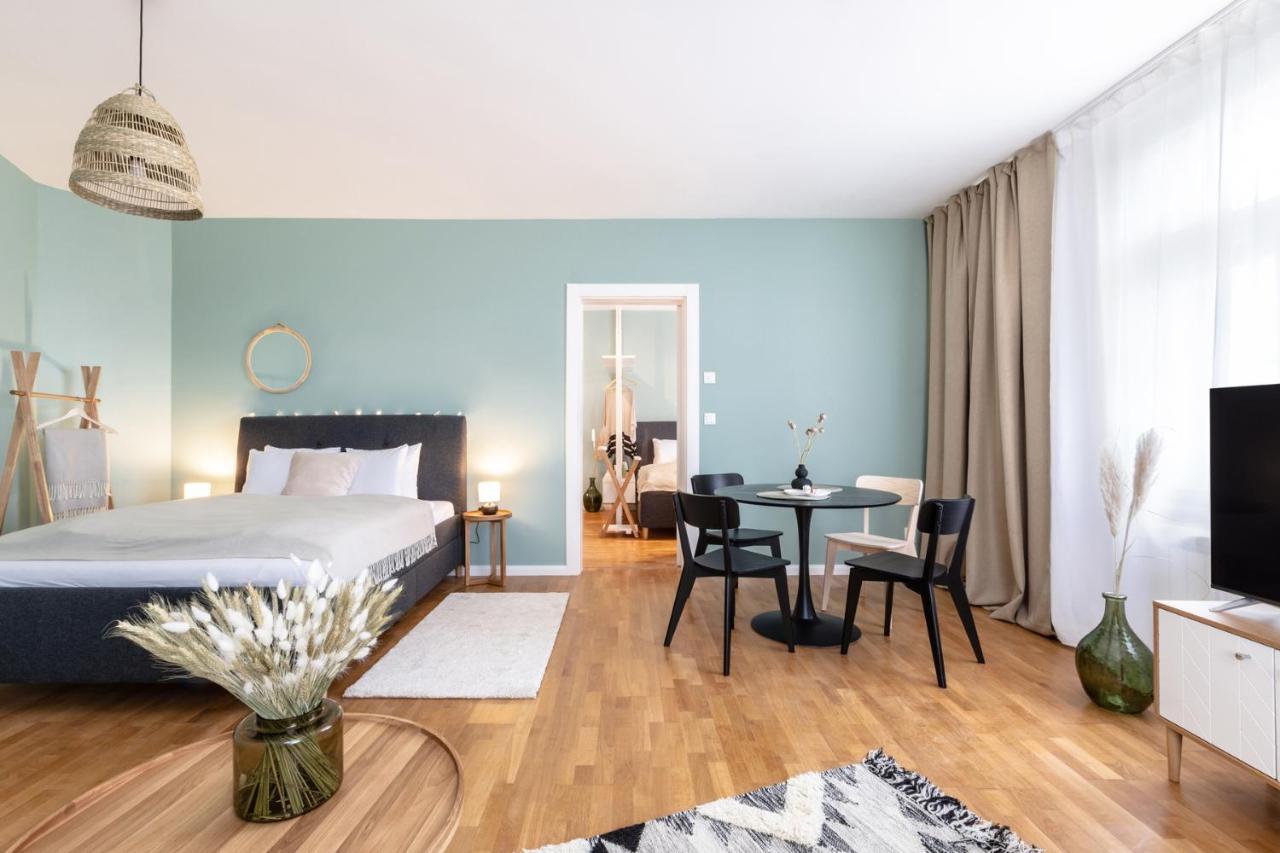 Turnkey I Angelo Roma Apartments Praag Buitenkant foto