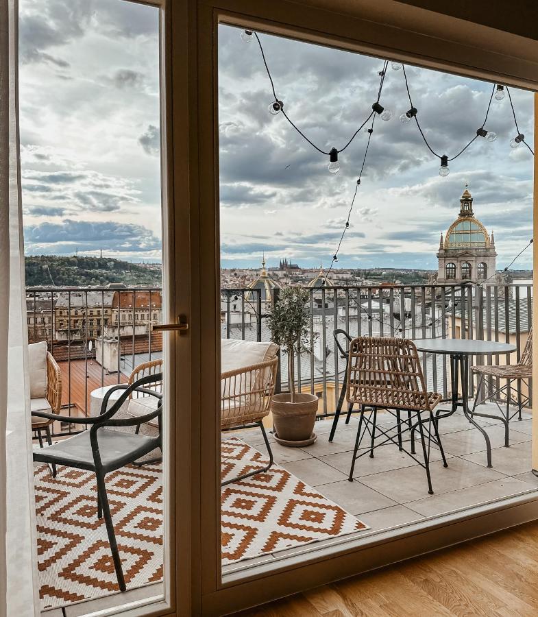 Turnkey I Angelo Roma Apartments Praag Buitenkant foto