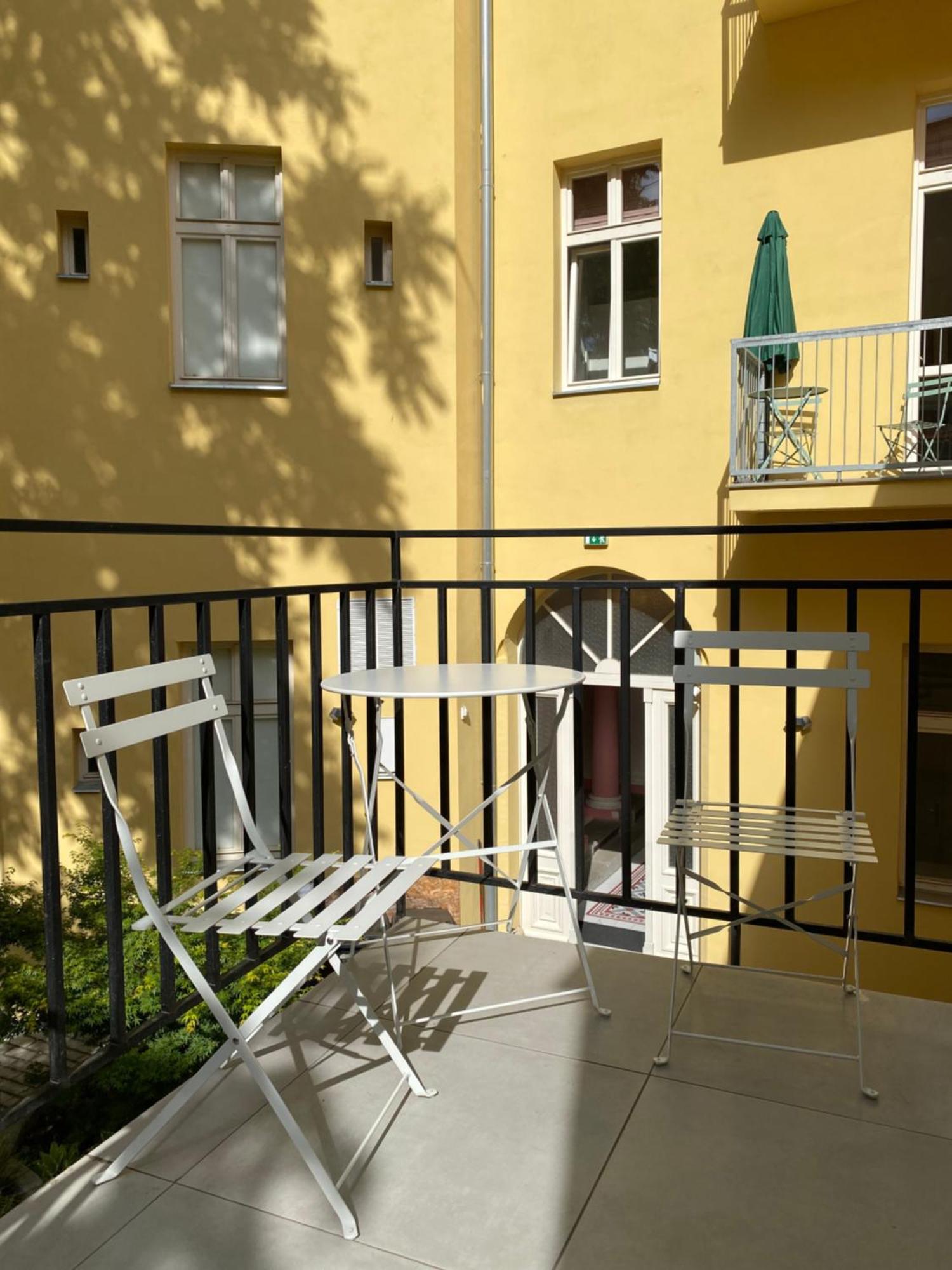 Turnkey I Angelo Roma Apartments Praag Buitenkant foto